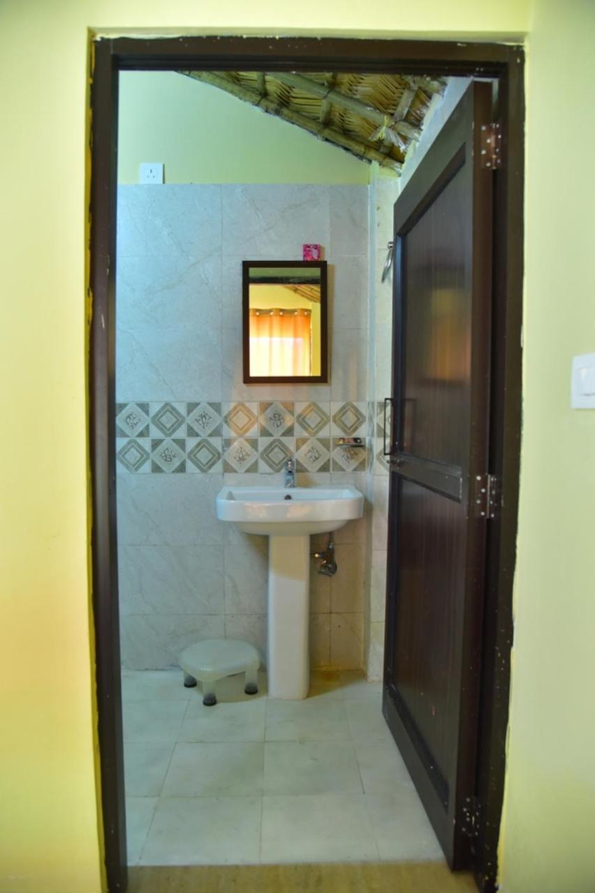 Garud Chatti River Resort Rishikesh Bagian luar foto