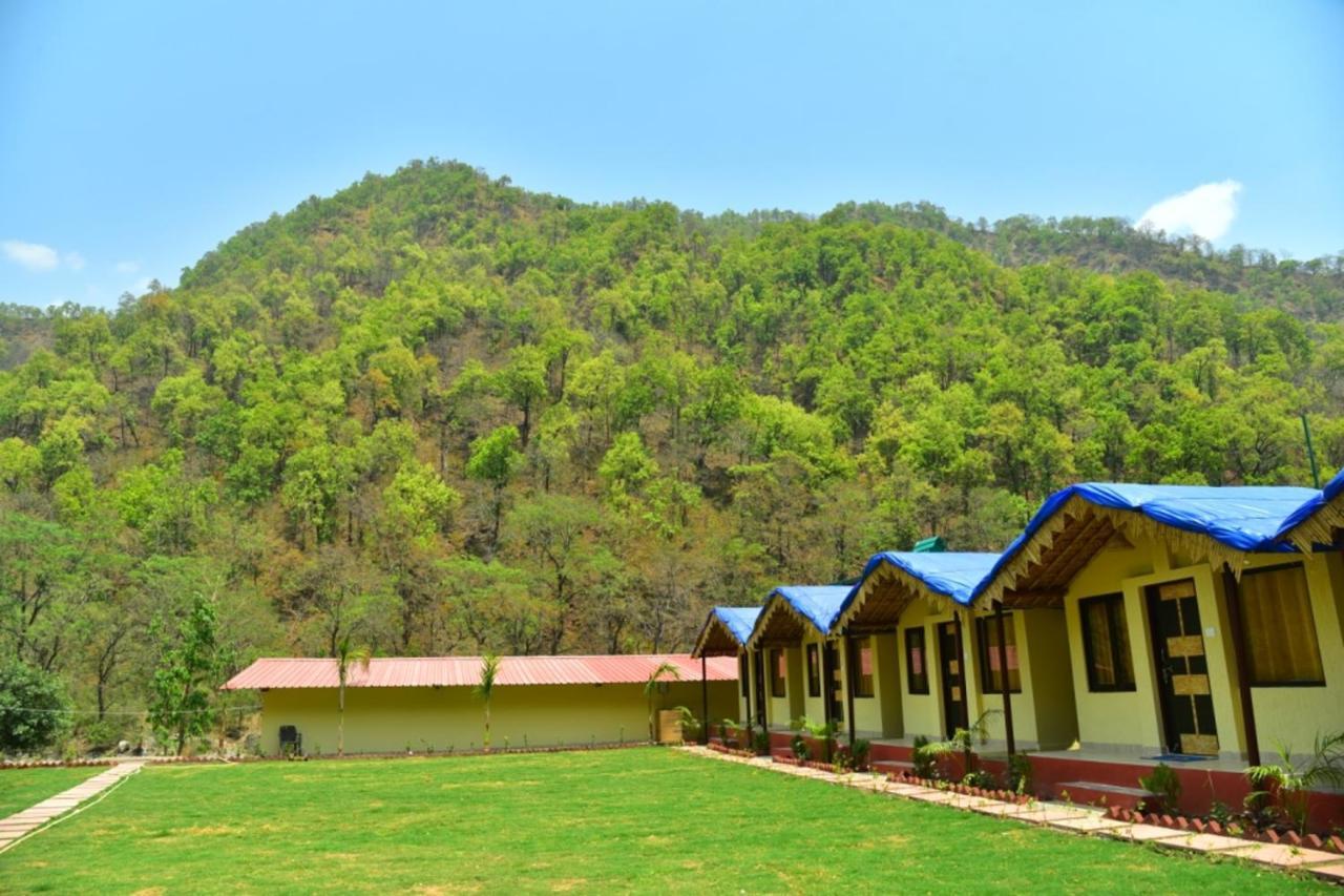 Garud Chatti River Resort Rishikesh Bagian luar foto