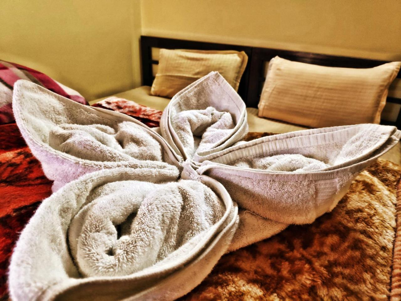 Garud Chatti River Resort Rishikesh Bagian luar foto