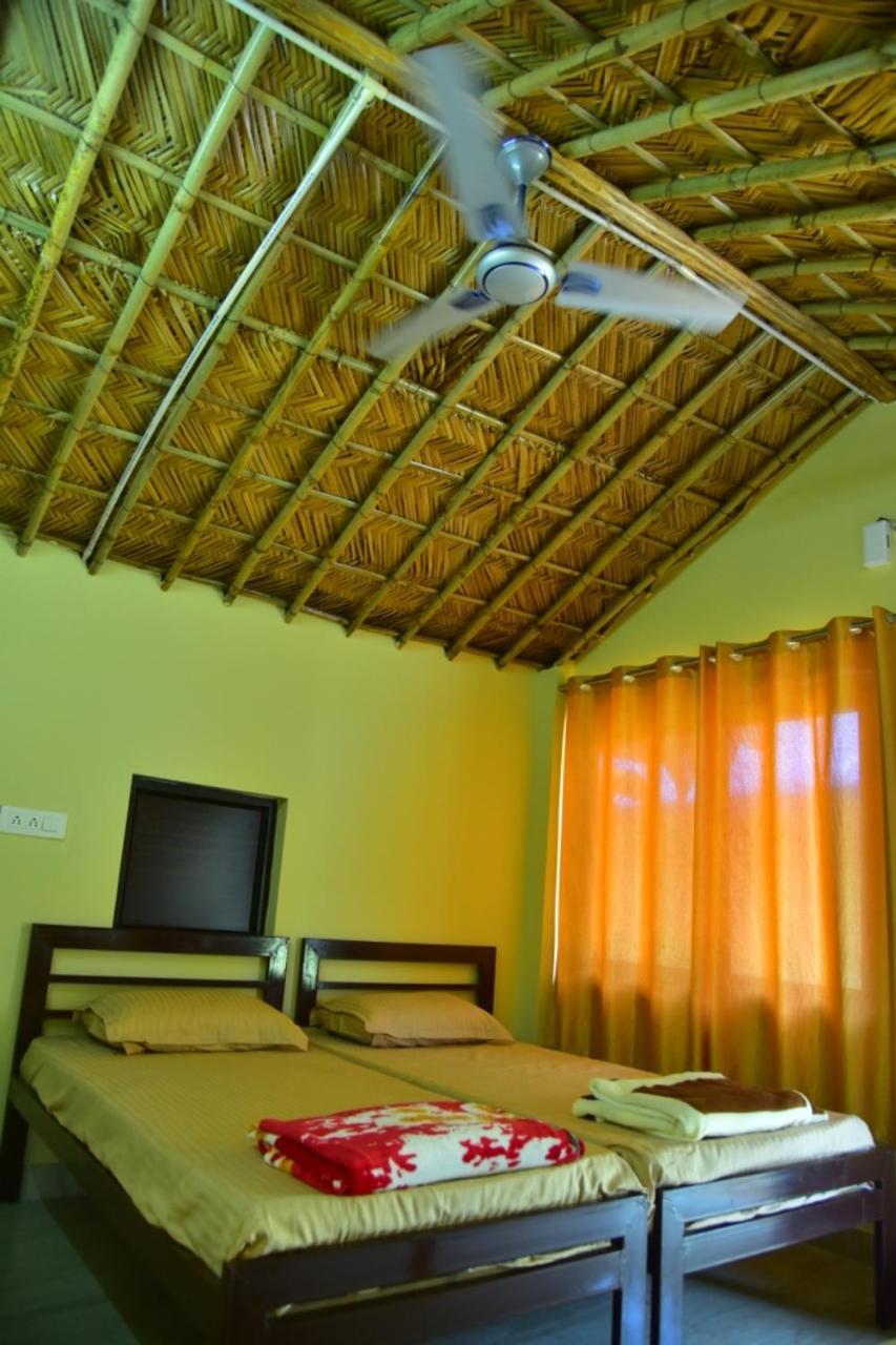 Garud Chatti River Resort Rishikesh Bagian luar foto
